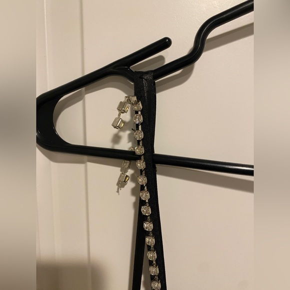 Elegant Black Gown with rhinestone details Mac Duggal 55706 NWT size 8 flaws - Picture 11 of 11